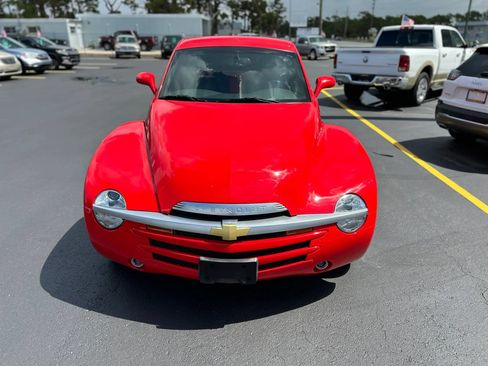 Used 2005 Chevrolet SSR w/ Preferred Equipment Group RWD image 17