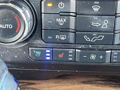 Used 2019 Ford F150 Lariat RWD image 21