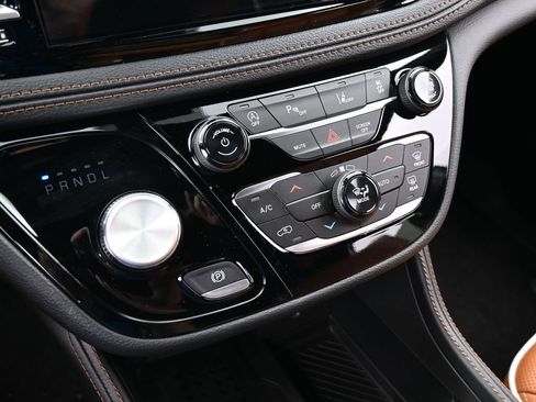 New 2026 Chrysler Pacifica Pinnacle image 25