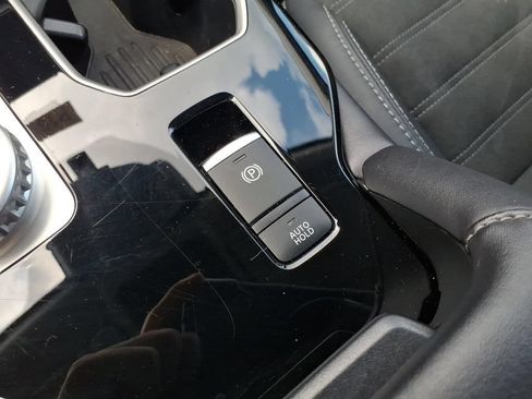 Used 2025 Mitsubishi Outlander SE FWD image 17