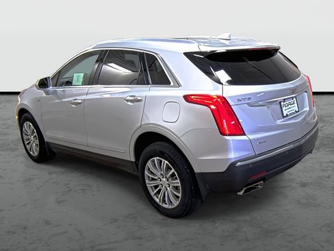 Used 2019 Cadillac XT5 Luxury AWD/4WD image 2