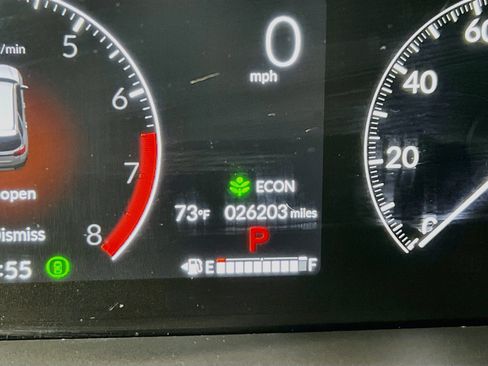 Used 2025 Honda Pilot Touring image 12