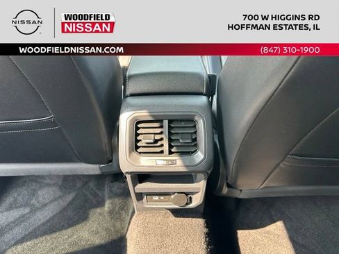 Used 2023 Volkswagen Tiguan SE w/ Panoramic Sunroof Package FWD image 29