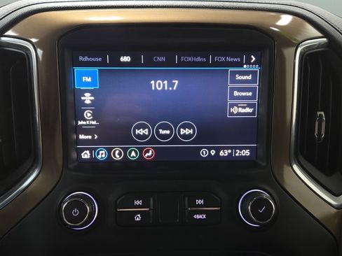 Used 2021 Chevrolet Silverado 1500 High Country w/ Technology Package image 15