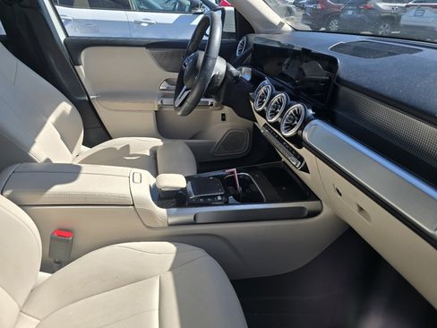 Used 2022 Mercedes-Benz GLB 250 4MATIC image 13
