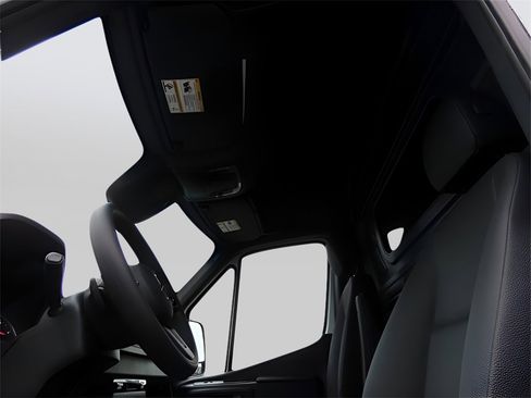 Used 2024 Mercedes-Benz Sprinter 3500 image 50