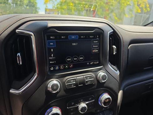 Used 2019 GMC Sierra 1500 AT4 w/ AT4 Premium Package AWD/4WD image 16