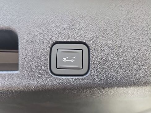 New 2026 Chevrolet Traverse Z71 w/ Enhanced Driving Package AWD/4WD image 23