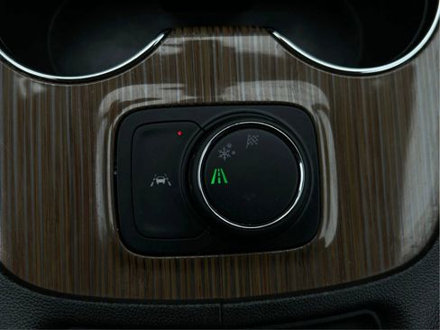 Used 2023 GMC Acadia SLE FWD image 17