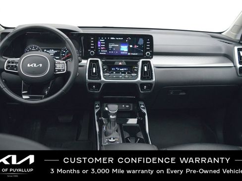 Certified 2022 Kia Sorento SX image 17