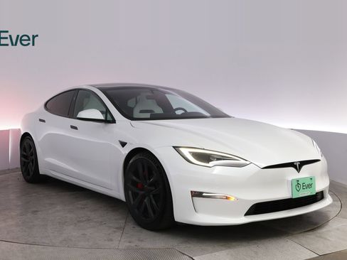 Used 2025 Tesla Model S Plaid AWD/4WD image 13
