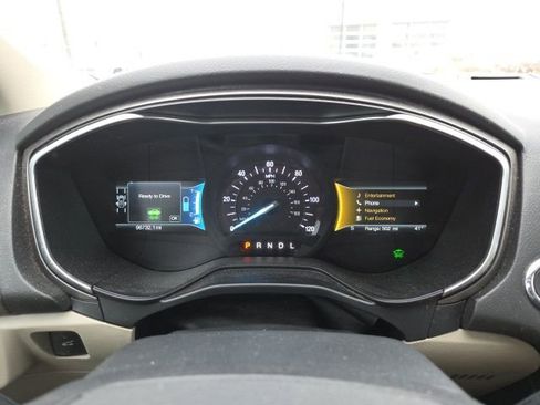 Used 2019 Ford Fusion SE image 13