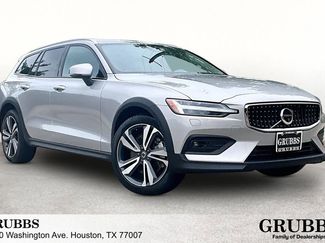 Certified 2025 Volvo V60 B5 Cross Country Plus AWD/4WD video 1