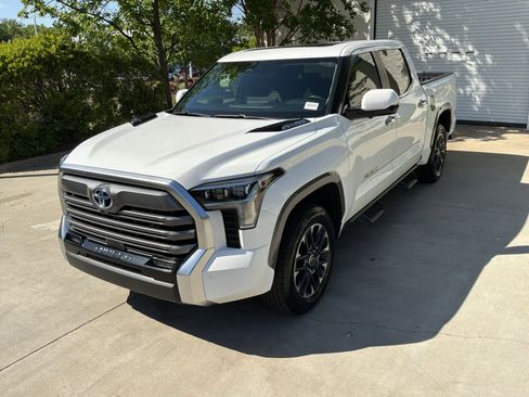 Used 2024 Toyota Tundra Limited AWD/4WD image 5