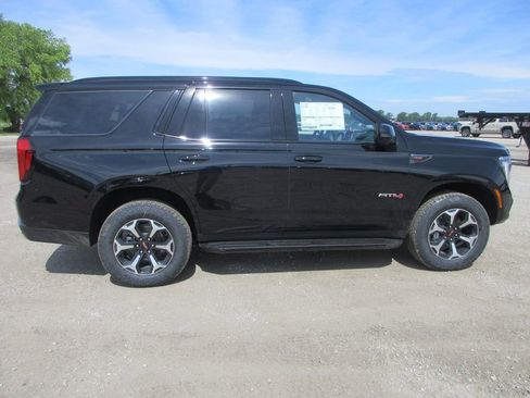 New 2026 GMC Yukon AT4 AWD/4WD image 3