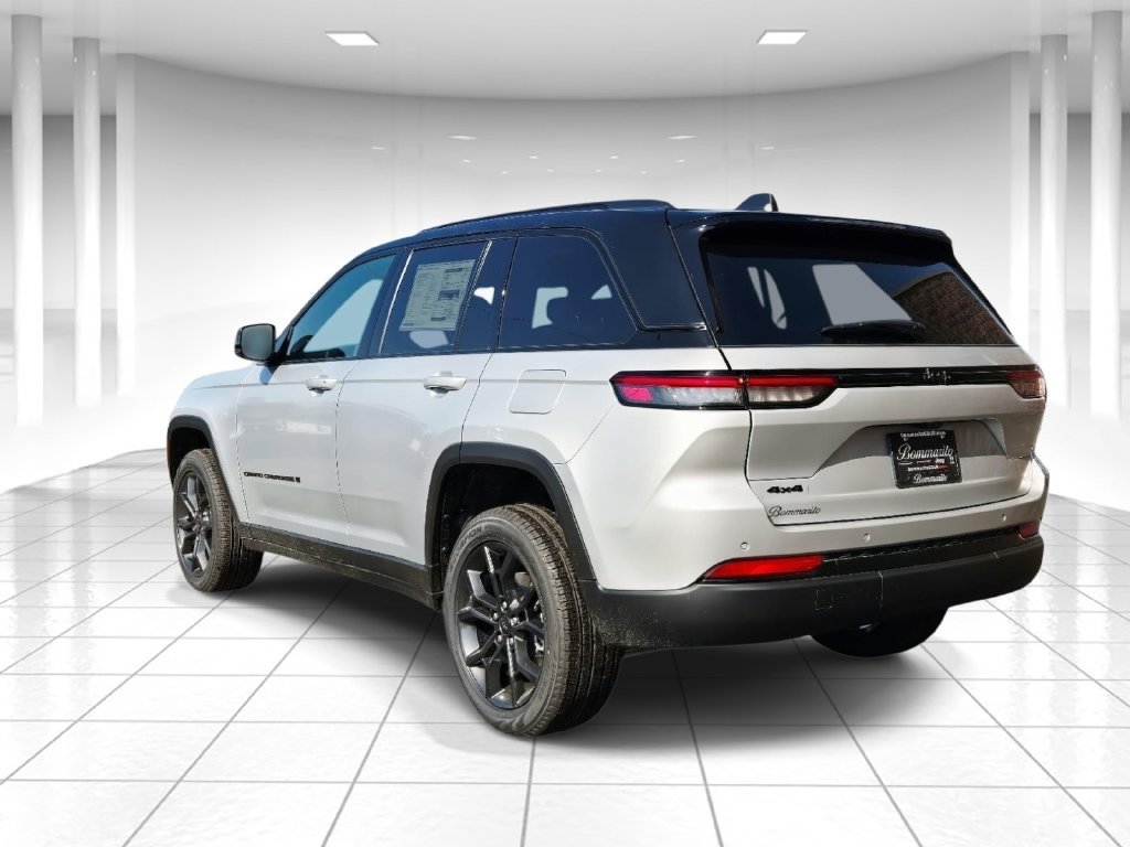 Certified 2025 Jeep Grand Cherokee Limited AWD/4WD image 5