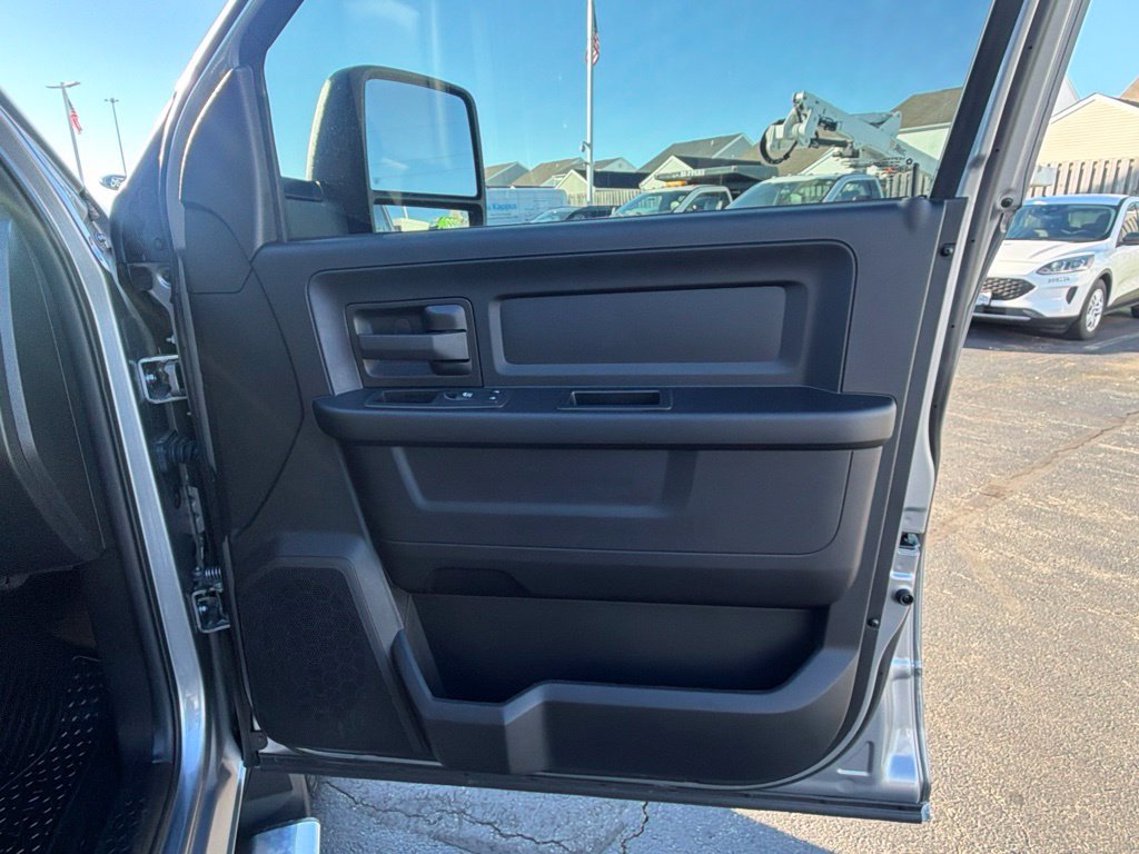 Used 2024 RAM 2500 Tradesman w/ Chrome Appearance Group AWD/4WD image 37