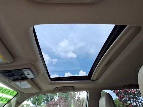 Used 2017 Toyota 4Runner Limited AWD/4WD image 9