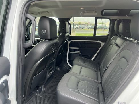 Used 2020 Land Rover Defender 110 SE image 23