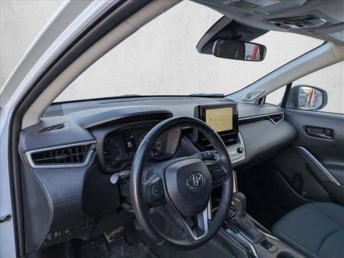 Certified 2023 Toyota Corolla Cross LE image 9