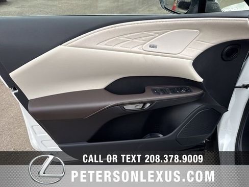 New 2026 Lexus RX 450h AWD image 22