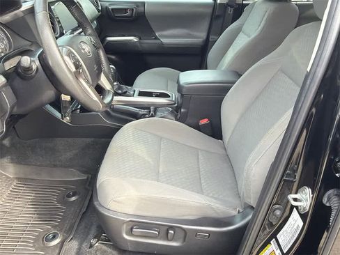 Used 2022 Toyota Tacoma SR5 image 10