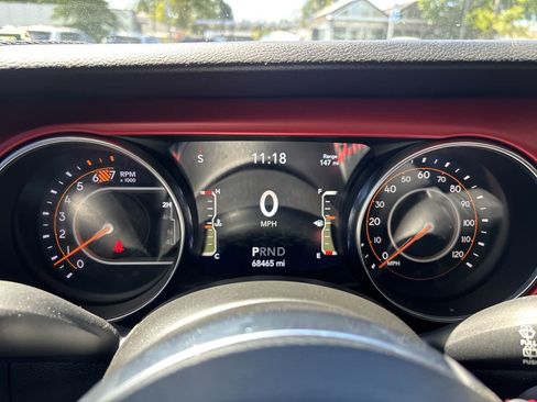 Used 2023 Jeep Wrangler Unlimited Rubicon AWD/4WD image 10