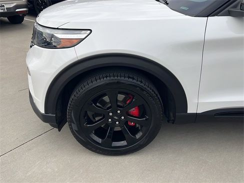 Used 2023 Ford Explorer ST w/ Equipment Group 401A image 9
