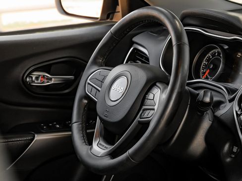 Used 2021 Jeep Cherokee Limited w/ Mopar Interior Package image 25