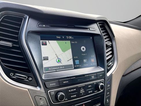 Used 2018 Hyundai Santa Fe Limited AWD/4WD image 22