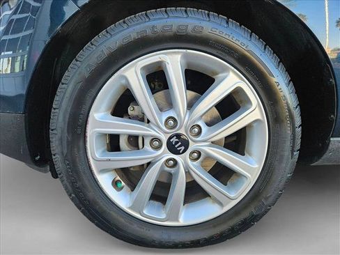 Used 2019 Kia Soul + FWD image 21