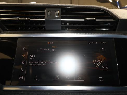 Used 2025 Audi Q3 2.0T Premium image 12