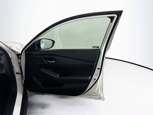 Used 2025 Honda Accord SE image 32