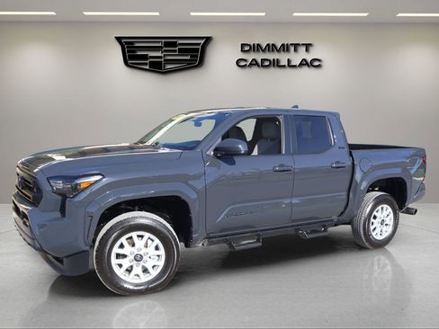 Used 2025 Toyota Tacoma SR5 image 1