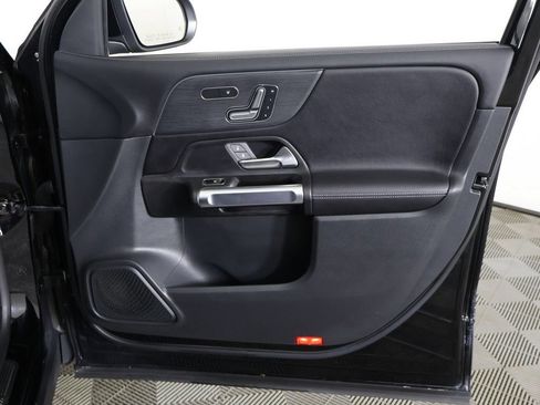 Used 2023 Mercedes-Benz GLB 250 4MATIC image 26