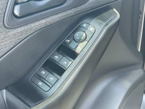 Used 2023 Nissan Rogue S FWD image 15