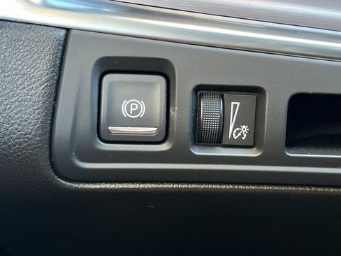 Used 2023 Cadillac XT5 Luxury FWD image 36