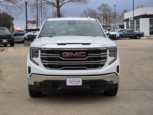 Used 2024 GMC Sierra 1500 SLT image 3