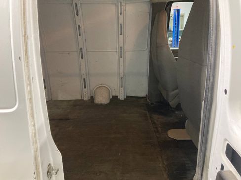 Used 2004 Chevrolet Express 1500 image 6