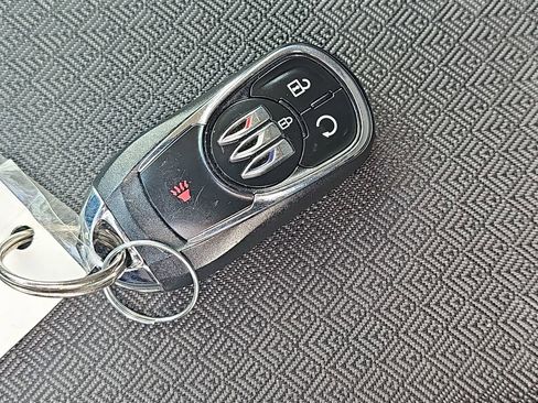 Used 2025 Buick Encore GX Preferred AWD/4WD image 39