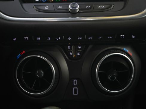 Used 2022 Chevrolet Blazer LT w/ Sound & Technology Package AWD/4WD image 17