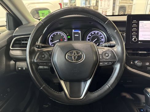 Used 2022 Toyota Camry SE w/ Convenience Package FWD image 14