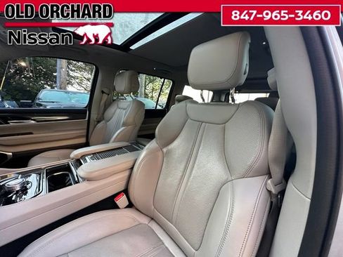 Used 2022 Jeep Wagoneer Series II w/ Convenience Group I AWD/4WD image 12