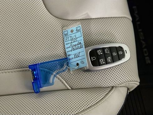Used 2025 Hyundai Palisade Calligraphy FWD image 38