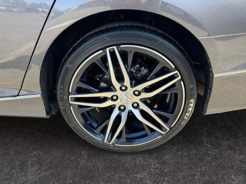 Used 2021 Honda Accord Touring image 14