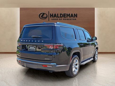 Used 2022 Jeep Wagoneer Series I w/ Premium Group I AWD/4WD image 6