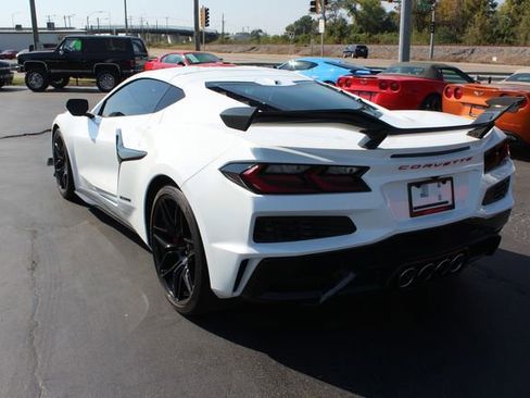 Used 2025 Chevrolet Corvette Z06 w/ Z07 Performance Package image 7