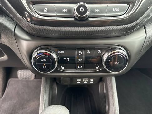 Used 2023 Chevrolet TrailBlazer LT w/ Convenience Package AWD/4WD image 17