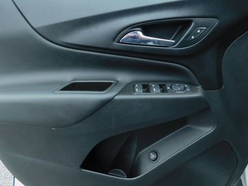 Used 2021 Chevrolet Equinox LT image 26