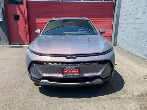 Used 2025 Chevrolet Equinox EV LT FWD image 7